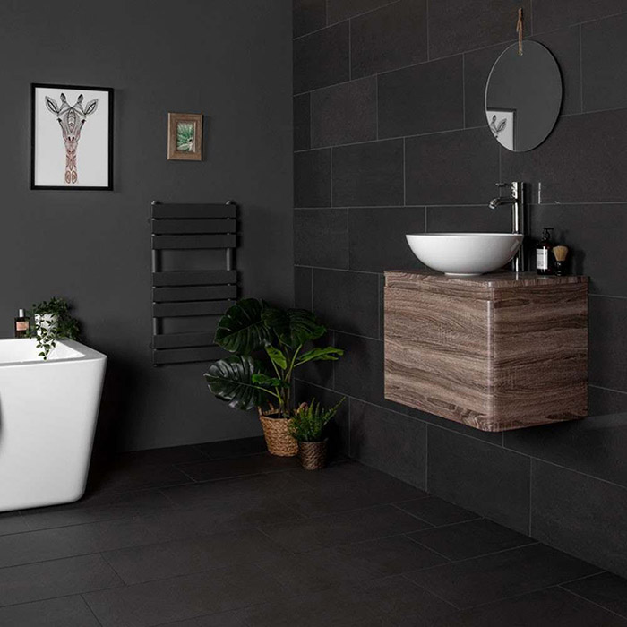 Gạch lát sàn nhà tắm có tông đen ghi tạo cảm giác trẻ trung, hiện đại, sạch sẽ và tiện nghi