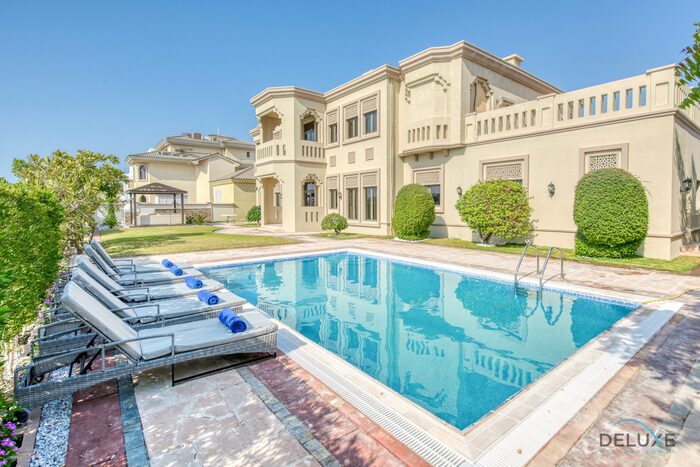 Frond Signature Villa In Palm Jumeirah, Dubai