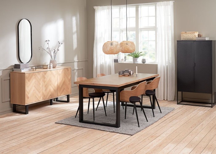 sự hài hòa của nội thất bằng gỗ sẽ khiến căn phòng của bạn trở nên thoáng đãng và tiện nghi hơn.
