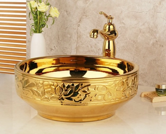 Bồn rửa mặt mạ vàng đẹp có hoạ tiết tinh tế.