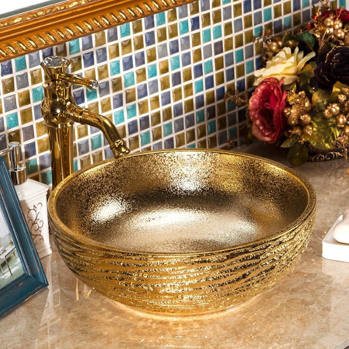 Mẫu bồn rửa mặt mạ vàng nhám đẹp phong cách cổ điển.