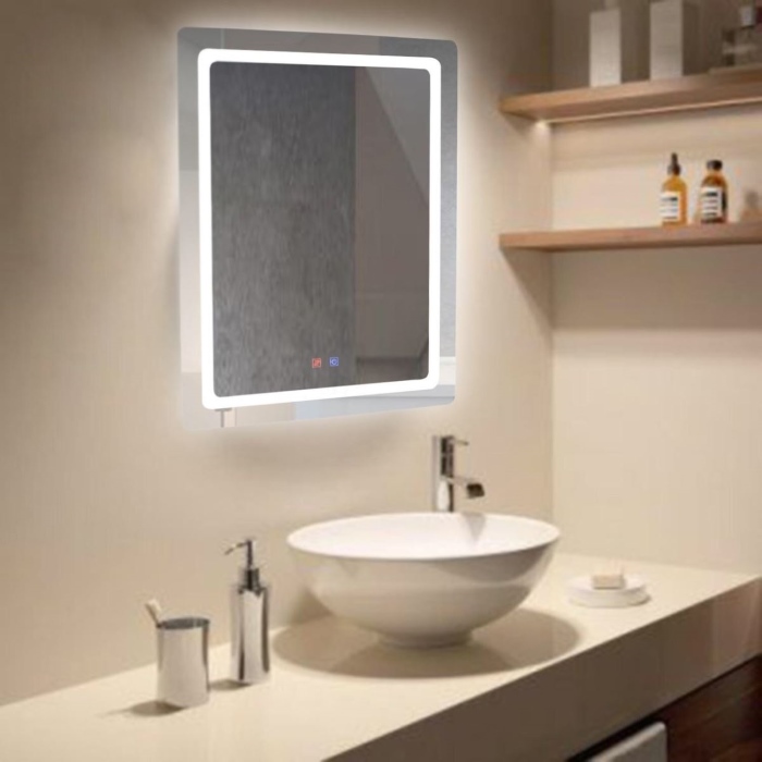 Mẫu gương nhà tắm hình vuông có đèn xung quanh viền.