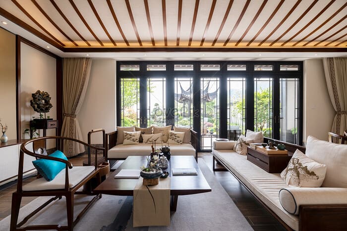 Mẫu phòng khách kiểu Trung Quốc hiện đại với hệ thống cửa kính đón nhiều ánh sáng tự nhiên tốt nhất