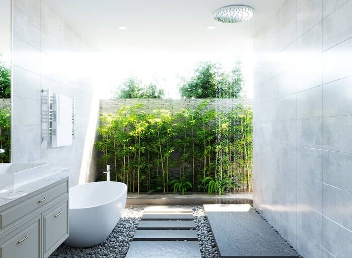 Kiểu thiết kế phòng tắm gần sân vườn giúp bạn có thể thư thái khi đi tắm
