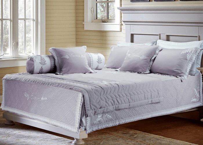 Mâu drap phủ giường với họa tiết tối giản nhưng sang trọng