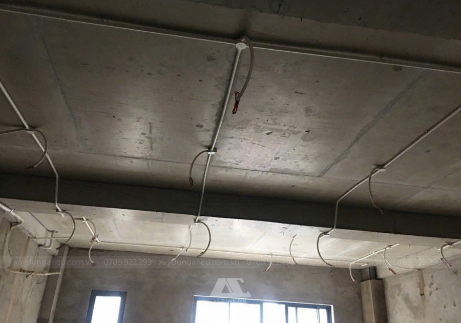 Công tác thi công ống điện trần tại An Cư