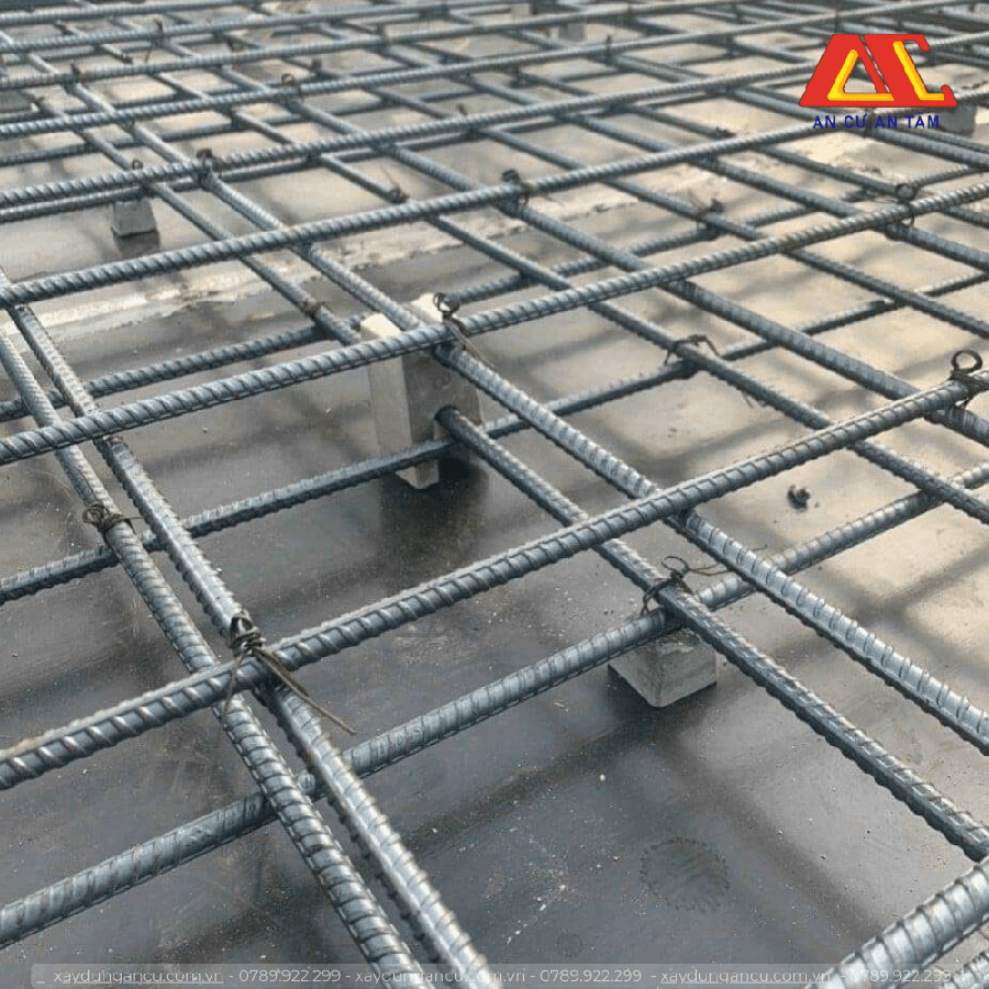 Các mối nối được thắt buộc kỹ lưỡng, đảm bảo ổn định và không bị xô lệch