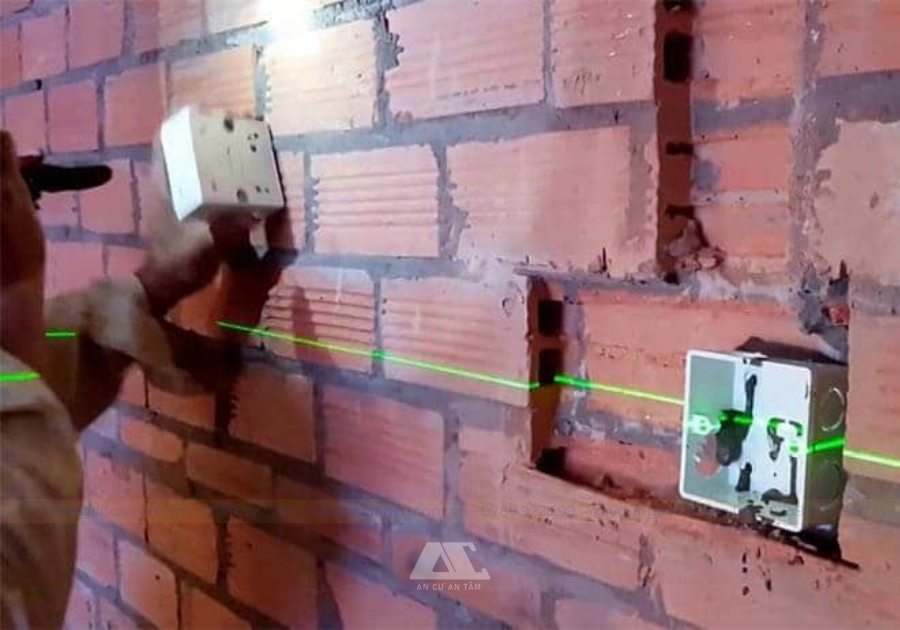 Thi công hệ thống điện, nước âm tường