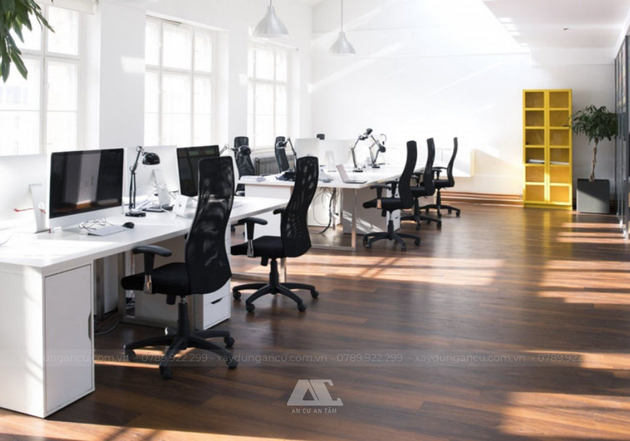 Các cửa kính lớn giúp tối ưu hóa lưu thông không khí và tạo cảm giác rộng rãi, thoải mái