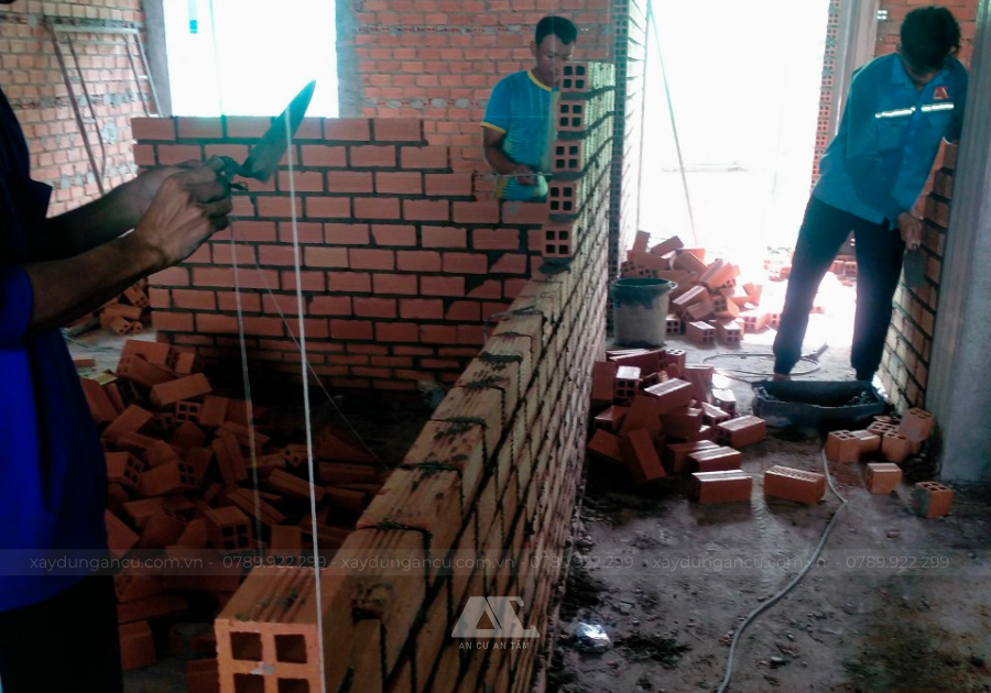 Thi công xây tường cho công trình xây dựng căn hộ cho thuê Quận 8