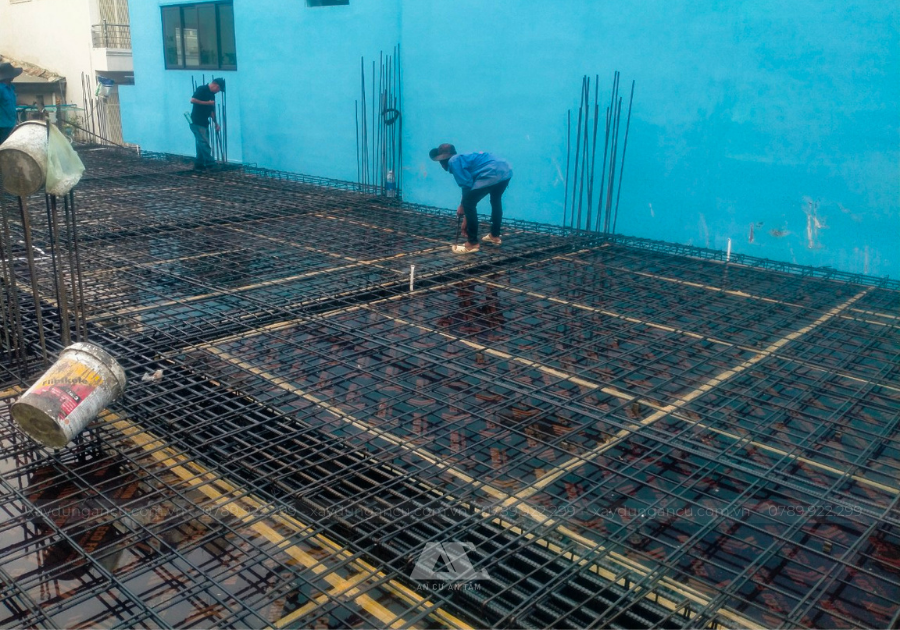 Công tác thi công sắt thép sàn được thực hiện theo bản vẽ, đảm bảo kết cấu chịu lực