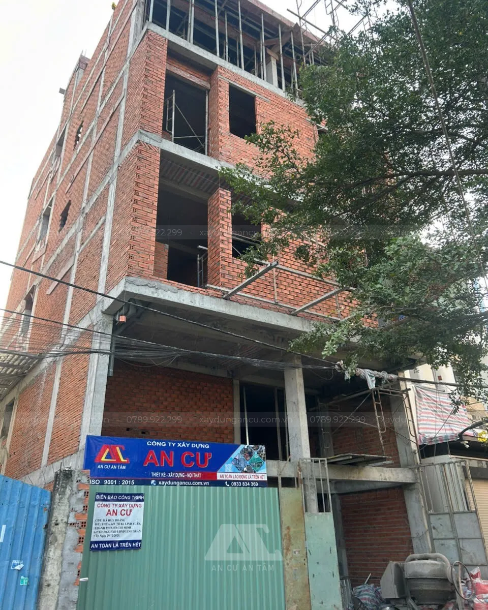 Biển báo công trình căn hộ dịch vụ Anh Hoàng - Thủ Đức